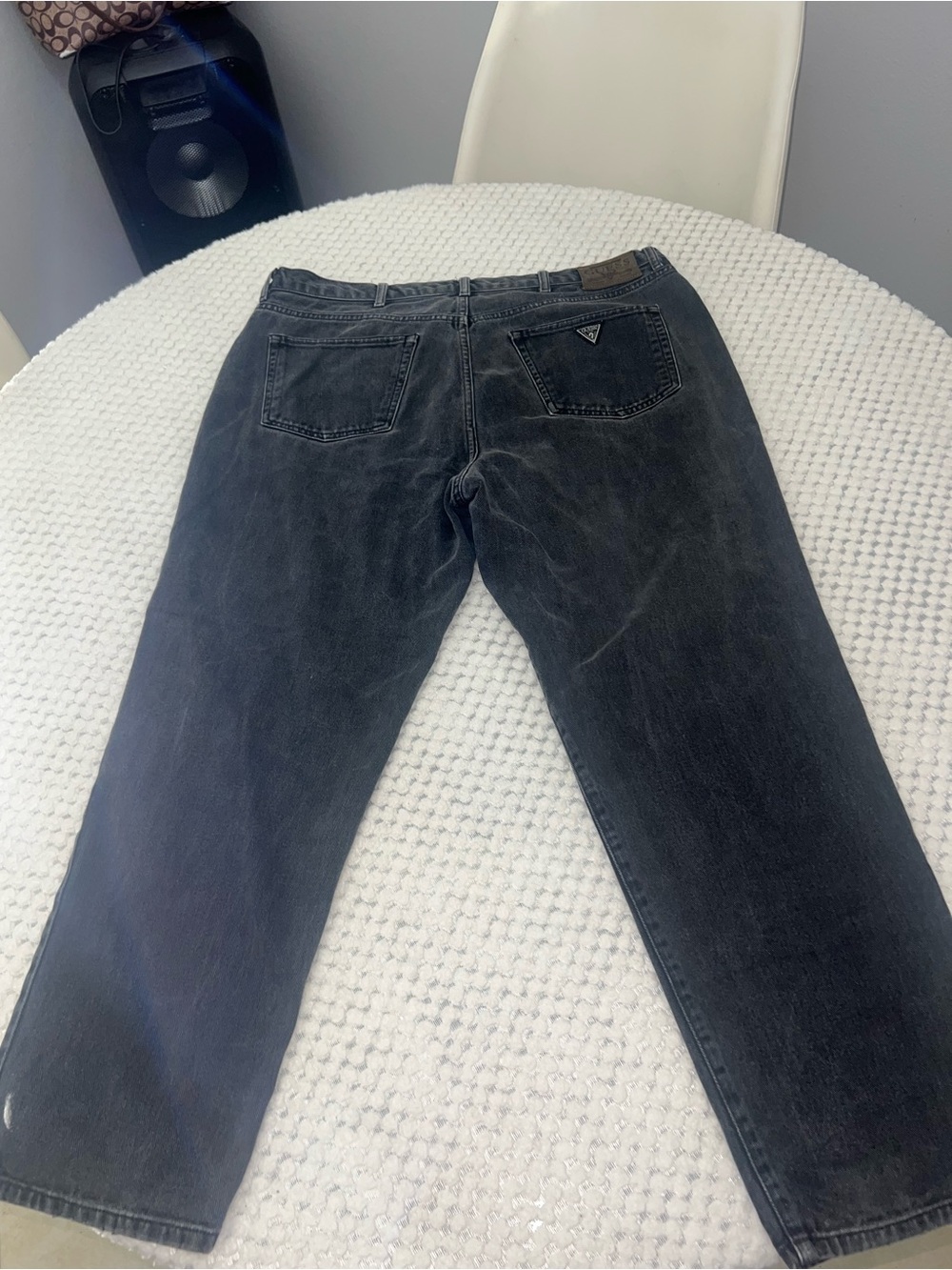 Vintge GUESS Men's Classic Fit Mid Rise Straight Leg Charcoal Wash Gray